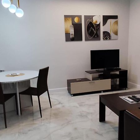 Apartment On Sayat Nova 33 Yerevan Bagian luar foto